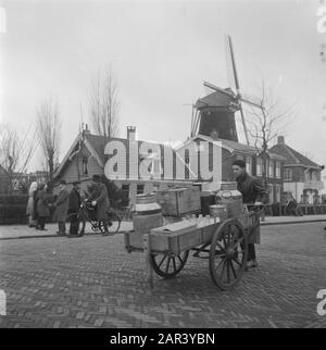 Dutch street attachments Date: 4 March 1946 Stock Photo