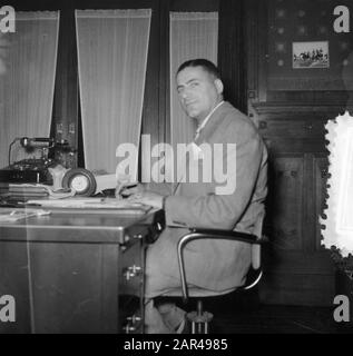 Referee Leo Horn, which will lead England against Hungary Date: 17 November 1953 Keywords: referees, football Person name: Horn, Leo Stock Photo
