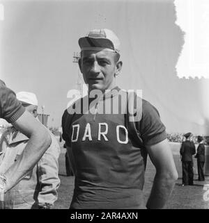 Start Ronde van Nederland Stadion Utrecht Date: August 6, 1956 Keywords: cyclists Stock Photo