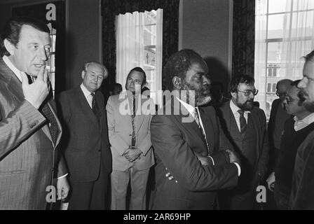 Last day of Antillean Round Table conference in The Hague, Don Martina (r) in conversation with Maarten van Traa (secretary PvdA) Date: February 24, 1981 Location: The Hague, Zuid-Holland Keywords: CONVENTURES, conferences, prime ministers, secretaries Personal name: Martina, Don, Traa, Maarten van Stock Photo