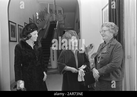 Reception of Queen Elisabeth (Queen Mother) and Princess Beatrix by ...