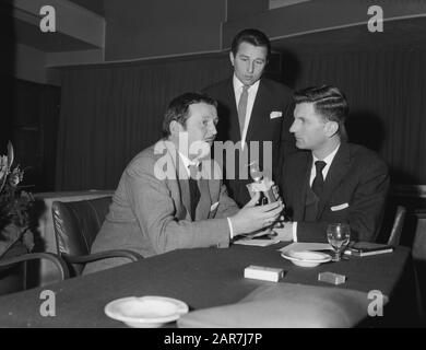 Press conference by Toon Hermans about his new film Moutarde van Sonansee Date: January 28, 1959 Keywords: films, press conferences Personal name: Hermans, Show Stock Photo