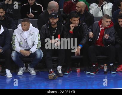 Kylian M'Bappé , Neymar jr , Thiago Silva and Marco Verratti  during the NBA Paris Game 2020 basketball match between Milwaukee Bucks and Charlotte Hornets on January 24, 2020 at AccorHotels Arena in Paris, France - Photo Laurent Lairys / DPPI Stock Photo