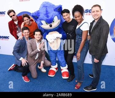 James Marsden and family attend the 'Sonic the Hedgehog 2' Family Day  News Photo - Getty Images