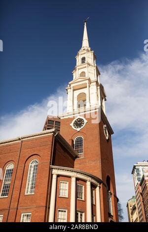 Park Street Church on the corner of Park and Tremont Streets on the Freedom Trail in downtown Boston, Massachusetts, USA. Stock Photo