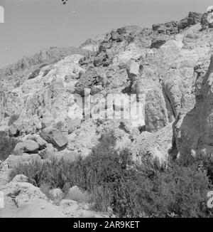 Israel 1964-1965: Ein Gedi  Fierce mountain wall near kibbutz Ein Gidi. Date: 1964 Location: Dead Sea, Ein Gedi, Israel Keywords: mountains, rocks Stock Photo