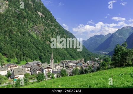 Local view, Alagna Valsesia, Province of Vercelli, Piedmont, Italy Stock Photo