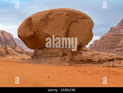 Mushroom Rock Formation, Wadi Rum Desert, Jordan Stock Photo