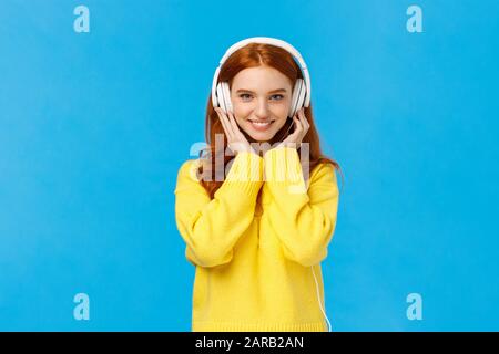 Waist-up shot sassy good-looking redhead, ginger girl with blue eyes