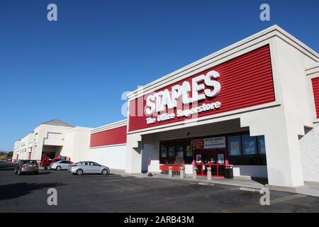 RIDGECREST, UNITED STATES - APRIL 13, 2014: Staples Office Superstore in Ridgecrest, California. The office supply store chain has more than 2,200 sto Stock Photo