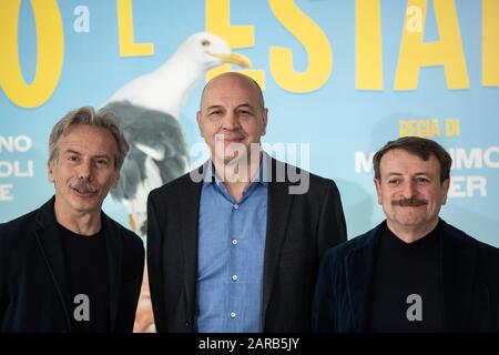 Aldo, Giovanni e Giacomo attends at photocall Odio l'estate Stock Photo -  Alamy