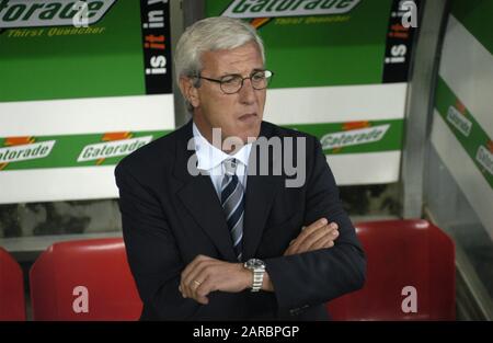 Milan  Italy, 19 October 2002, 'G.MEAZZA SAN SIRO ' Stadium, Campionato di Calcio Seria A 2002/2003,  FC Inter - FC Juventus: The Juventus coach Marcello Lippi before the match Stock Photo