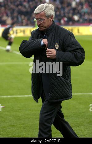 Milan  Italy, 22 March 2003, 'G.MEAZZA SAN SIRO ' Stadium, Campionato di Calcio Seria A 2002/2003,  AC Milan - FC Juventus: The Juventus coach Marcello Lippi before the match Stock Photo