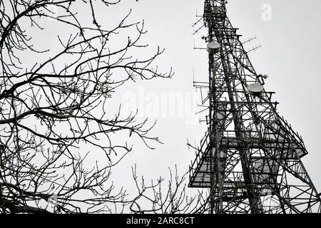 A telecom mast near Dundry, Somerset. Britain's sovereignty is at risk if the country allows Chinese tech giant Huawei to help build its 5G infrastructure, the US Secretary of State has warned. PA Photo. Picture date: Monday January 27, 2020. Mike Pompeo described the decision facing the National Security Council as 'momentous' in a last-ditch plea to ministers who are expected to make the call on Tuesday. See PA story POLITICS Huawei. Photo credit should read: Ben Birchall/PA Wire Stock Photo