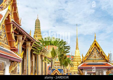 Wat Phra Kaeo- Temple of the Smaragd Buddha, the main landmark of Bangkok, Thailand Stock Photo