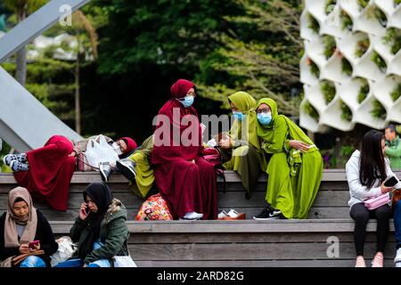 January 27, 2020, Hong Kong, China: Indonesian domestic helpers wear surgical mask in Hong Kong. Hong Kong has detected eight Coronavirus cases so far. The number of people killed in China by the coronavirus has risen to 81, with almost 3,000 confirmed ill. According to the World Health Organization and national authorities, there have been at least 44 confirmed cases outside China. (Credit Image: © Keith Tsuji/ZUMA Wire) Stock Photo