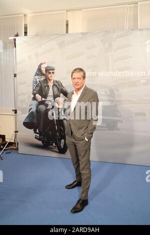 Peter Prange beim Fototermin zu „Unsere wunderbaren Jahre“ im East-Hotel in Hamburg am 27.1.2020 Stock Photo