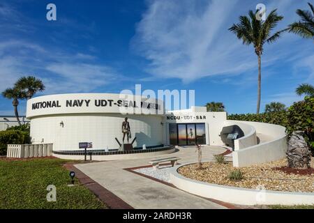 Ft. Pierce,FL/USA-1/27/20: The exterior of the Navy SEAL Museum building with the frogmen statue in Ft. Pierce, Florida.  Where visitors can learn all Stock Photo