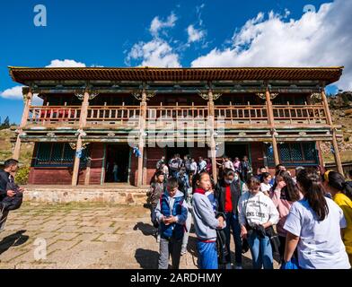 Schoolchildren on visit to Manzushir Khiid or Manjusri Monastery, Bodg Khan Mountains, Mongolia Stock Photo