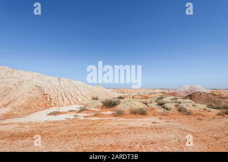 Mullock heaps on the outskirts of the opal mining town of Andamooka, South Australia, Australia Stock Photo