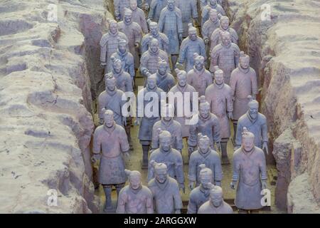 View of Terracotta Warriors in the Tomb Museum, UNESCO World Heritage Site, Xi'an, Shaanxi Province, People's Republic of China, Asia Stock Photo