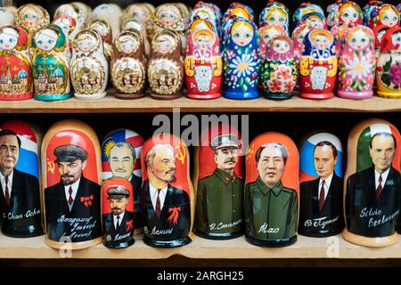 Matryoshka dolls for sale in Izmaylovsky Bazaar, Moscow, Moscow Oblast, Russia, Europe Stock Photo