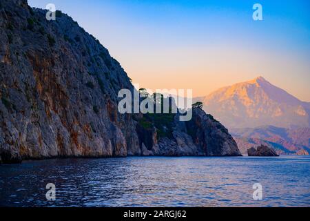 Asien, Türkei, Provinz Antalya, Kemer, Küste zwischen Adrasan und Olympos, rechts der Tahtali Dagi
