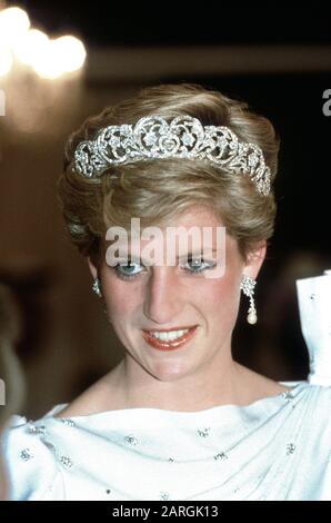 HRH Princess Diana attends dinner in Manama during her Royal Tour of Bahrain November 1986. Diana is wearing the Spencer Tiara. Stock Photo