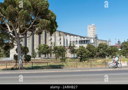 Caledon, Western Cape, South Africa. Dec 2019.  Large concrete grain silos on the edge of this town, located in the Overberg region. Stock Photo