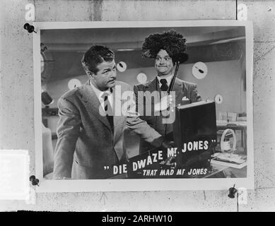 Film Repros Die Dwaze Mr. Jones Annotation: Subject the film The Fuller Brush Man. Other title was That Mad mr. Jones, starring American comedian Red Skelton (right) Date: July 26, 1949 Keywords: films, movie stars Person name: Skelton, Red Stock Photo