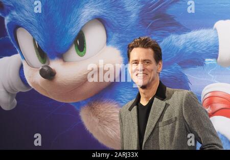 Berlin, Germany. 28th Jan, 2020. The Canadian-American comedian and actor Jim Carrey comes to the Zoo Palast for the 'Fan & Family Event' of his film 'Sonic The Hedgehog'. The film opens in cinemas on 13 February. Credit: Annette Riedl/dpa/Alamy Live News Stock Photo