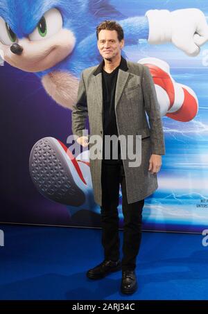 Berlin, Germany. 28th Jan, 2020. Jim Carrey, Canadian-US-American comedian and actor, comes to the 'Fan & Family Event' of his film 'Sonic The Hedgehog' at the Zoo Palast. The film opens in cinemas on 13 February. Credit: Annette Riedl/dpa/Alamy Live News Stock Photo