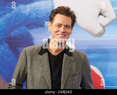 Berlin, Germany. 28th Jan, 2020. The Canadian-American comedian and actor Jim Carrey comes to the Zoo Palast for the 'Fan & Family Event' of his film 'Sonic The Hedgehog'. The film opens in cinemas on 13 February. Credit: Annette Riedl/dpa/Alamy Live News Stock Photo