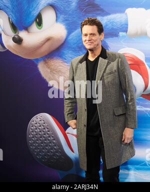 Berlin, Germany. 28th Jan, 2020. The Canadian-American comedian and actor Jim Carrey comes to the Zoo Palast for the 'Fan & Family Event' of his film 'Sonic The Hedgehog'. The film opens in cinemas on 13 February. Credit: Annette Riedl/dpa/Alamy Live News Stock Photo