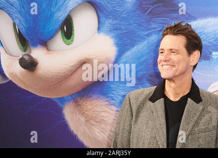 Berlin, Germany. 28th Jan, 2020. The Canadian-American comedian and actor Jim Carrey comes to the Zoo Palast for the 'Fan & Family Event' of his film 'Sonic The Hedgehog'. The film opens in cinemas on 13 February. Credit: Annette Riedl/dpa/Alamy Live News Stock Photo