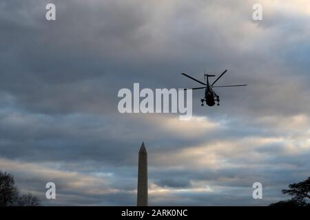 Washington DC, USA. 28th Jan 2020. Marine One carrying President Donald Trump departs from the South Lawn of the White House on January 28, 2020 in Washington, DC., for a trip to Wildwood, NJ (Photo by Oliver Contreras/SIPA USA) Credit: Sipa USA/Alamy Live News Stock Photo