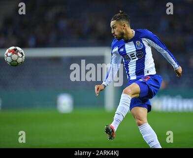 28th January 2020 Dragao Stadium Porto Portugal Portuguese Championship 2019 2020 Fc Porto Versus Gil Vicente Sergio Oliveira Of Fc Porto Celebrates His Goal In The 57th Minute For 2 1 Stock Photo Alamy
