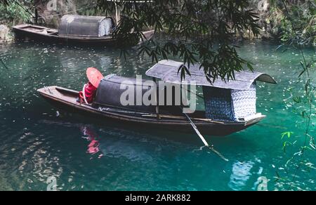 YICHANG, HUBEI / CHINA - DEC 25 2019:  The actress wear the chinese traditional for show the tradition life and China promoted the travelling spot at Stock Photo