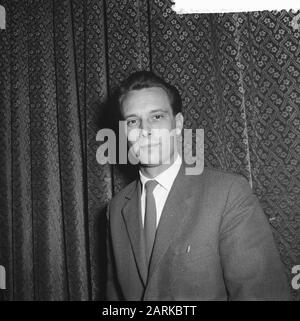 Award medals for the best baseball players, Herman van de Brugge Date: 19 January 1961 Keywords: baseball, medals, portraits, sports Personal name: Bruges Herman of the Stock Photo