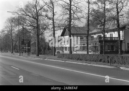 Second carless Sunday in connection with the oil boycott  Abandoned roadhouse Date: 11 November 1973 Keywords: car-free, oil boycott, road restaurants Stock Photo