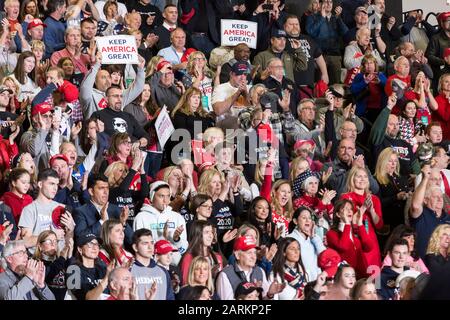 Wildwood, USA, 28th Jan 2020, Enthusiastic audience members at President Trump Rally, Photo Credit: Benjamin Clapp/Alamy Live News Stock Photo