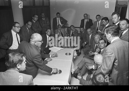 Meeting in The Hague of the section paid football of the KNVB about 13  Representatives of the 13 endangered football clubs at the table Date: 15 May 1971 Location: The Hague, Zuid-Holland Keywords: organizations, sports, meetings, football Institution name: KNVB Stock Photo