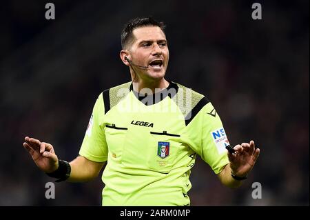 Milan, Italy - 28 January, 2020: Referee Fabrizio Pasqua gestures during the Coppa Italia football match between AC Milan and Torino FC. Credit: Nicolò Campo/Alamy Live News Stock Photo