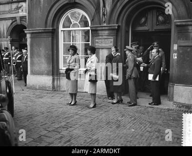 Commemoration of the Dead in the Knight Hall, Royal family leaves the building of the House Date: May 4, 1960 Location: The Hague, Zuid-Holland Keywords: commemorations of the death Institution name: Ridderzaal Stock Photo