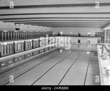 Swimming pool June 15 opening 50m bath. Interior Date: June 12, 1961 Keywords: Interior, Openings, baths, swimming pools Stock Photo