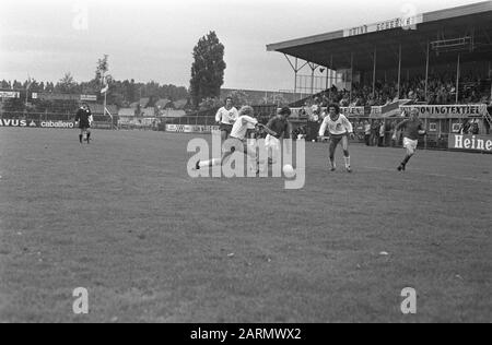 Four-country tournament UEFA 1972 for youth delftallen, game moments Netherlands against Switzerland Date: August 8, 1972 Keywords: sport, tournaments, football Stock Photo