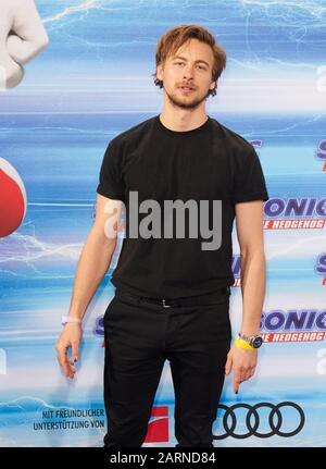Berlin, Germany. 28th Jan, 2020. Actor Timmi Trinks comes to the premiere of the film 'Sonic The Hedgehog' at the Zoo Palast. Credit: Annette Riedl/dpa/Alamy Live News Stock Photo