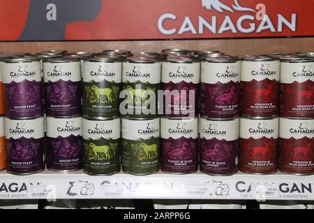 Canagan tinned 2024 dog food