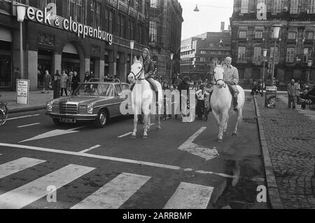 Second carless Sunday in connection with the oil boycott  Riders in Amsterdam Date: 11 November 1973 Location: Amsterdam, Noord-Holland Keywords: car-free, oil boycott, horses, riders Stock Photo