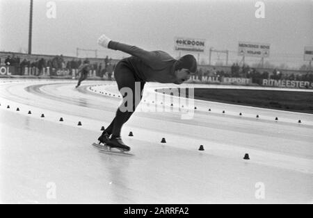 Ice skating competitions in Heerenveen om Gouden Skate, Kees Verkerk in action Date: 18 December 1971 Location: Friesland, Heerenveen Keywords: RATES, skating, sport Person name: Verkerk , Kees Stock Photo